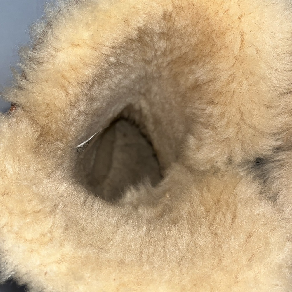 UGG Australia-8-chestnut brown classic comfy Cozy Sheepskin Boots  button detail - Picture 14 of 15